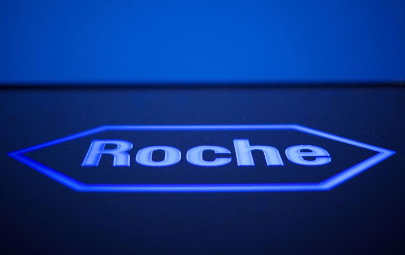 &copy; Reuters. Novartis AG, actionnaire de Roche depuis plus de 20 ans, a annoncé jeudi que les deux groupes pharmaceutiques suisses sont convenus que Roche rachète la part de Novartis dans son capital - assortie de près d'un tiers des droits de vote - pour 20,7 mill