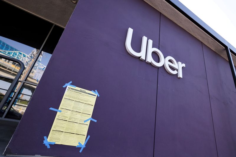 &copy; Reuters. Uber Technologies a publié jeudi son premier excédent brut d'exploitation trimestriel positif depuis sa création il y a plus de dix ans, ses deux principales activités, les services de voitures avec chauffeur et la livraison de repas, ayant profité d