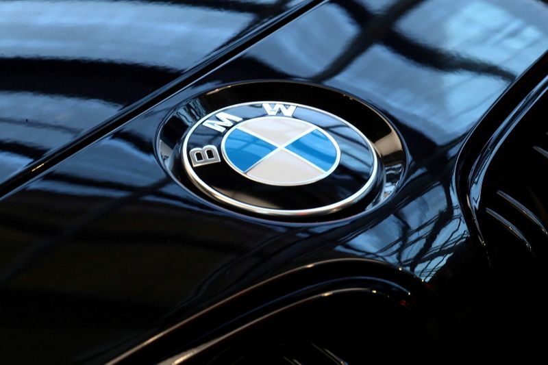 &copy; Reuters. FILE PHOTO: A logo of German luxury carmaker BMW is seen in Munich, Germany, March 20, 2019. REUTERS/Michael Dalder
