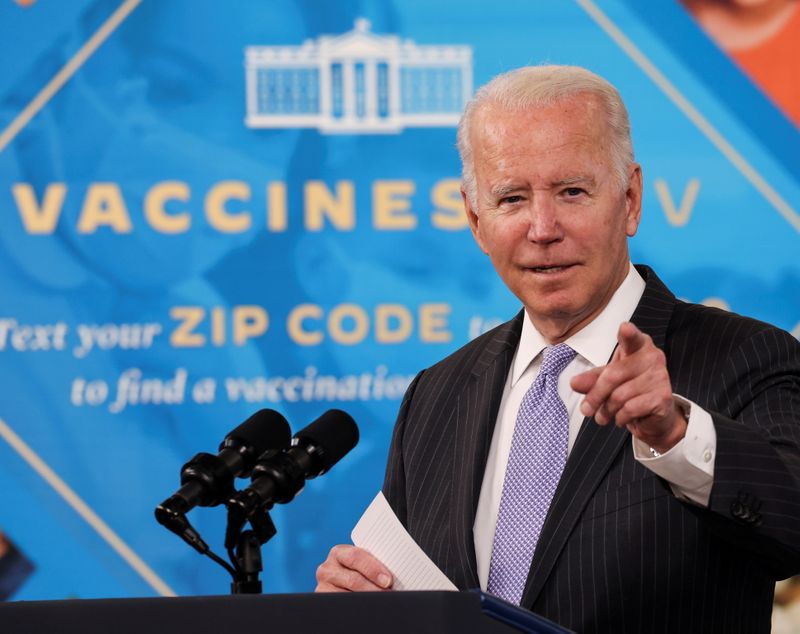 &copy; Reuters. FILE PHOTO: U.S. President Joe Biden delivers remarks on the authorization of the coronavirus disease (COVID-19) vaccine for kids ages 5 to 11, during a speech in the Eisenhower Executive Office Building’s South Court Auditorium at the White House in Wa