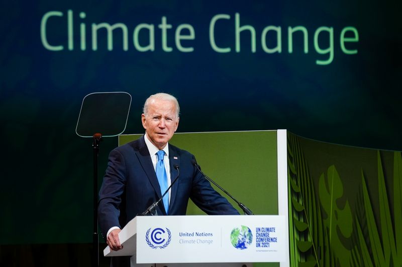 &copy; Reuters. FILE PHOTO: U.S. President Joe Biden speaks during the UN Climate Change Conference (COP26) in Glasgow, Scotland, Britain, November 2, 2021.  Erin Schaff/Pool via REUTERS/File Photo