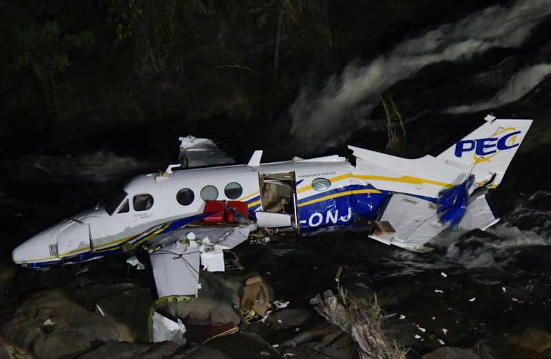 &copy; Reuters. La chanteuse brésilienne de country Marilia Mendonca a été tuée vendredi soir dans un accident d'avion à bord duquel se trouvait également quatre autres personnes. /Photo prise le 5 novembre 2021/REUTERS/Washington Alves