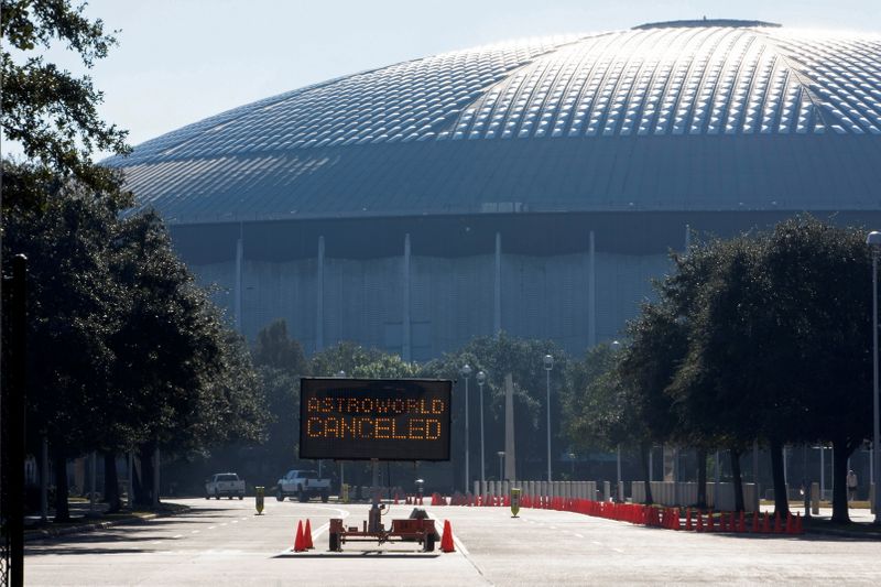 &copy; Reuters. An electronic sign at the entrance to NRG Park states that the Astroworld Festival is cancelled, the morning after a deadly crush of fans during a performance by rapper Travis Scott in Houston, Texas, U.S. November 6, 2021.  REUTERS/Daniel Kramer