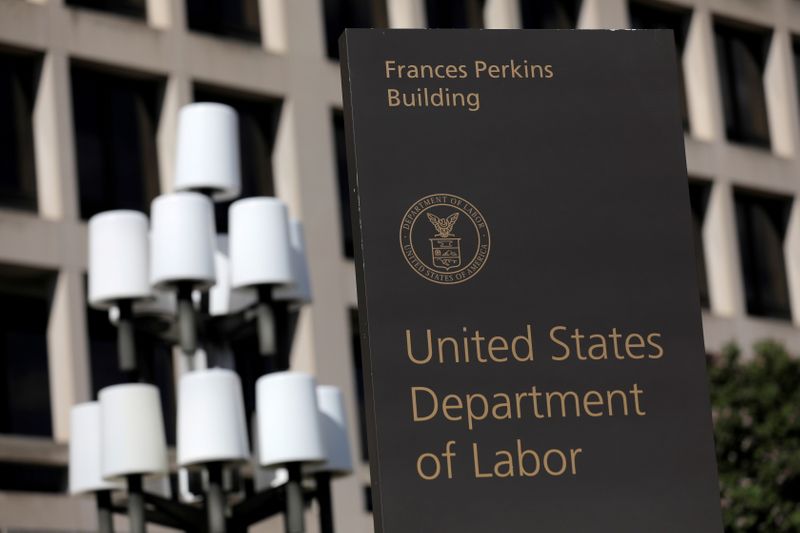 &copy; Reuters. FILE PHOTO: FILE PHOTO: The United States Department of Labor is seen in Washington, D.C., U.S., August 30, 2020. REUTERS/Andrew Kelly/File Photo/File Photo