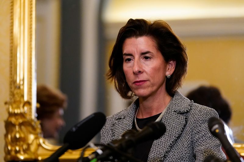 &copy; Reuters. U.S. Commerce Secretary Gina Raimondo speaks during a news conference about supply chain issues affecting the U.S. economy at the U.S. Capitol in Washington, U.S., November 4, 2021. REUTERS/Elizabeth Frantz
