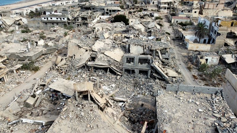 &copy; Reuters. منظر يظهر المباني المتضررة في مدينة سرت يوم 4 نوفمبر تشرين الثاني 2021. صورة التقطت بطائرة بدون طيار. تصوير: إسلام الأطرش - رويترز.  (يحظر اعادة ب