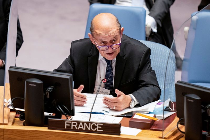 &copy; Reuters. Ministro das Relações Exteriores da França, Jean-Yves Le Drian, durante sessão da Assembleia-Geral das Nações Unidas em Nova York
23/09/2021 John Minchillo/Pool via REUTERS