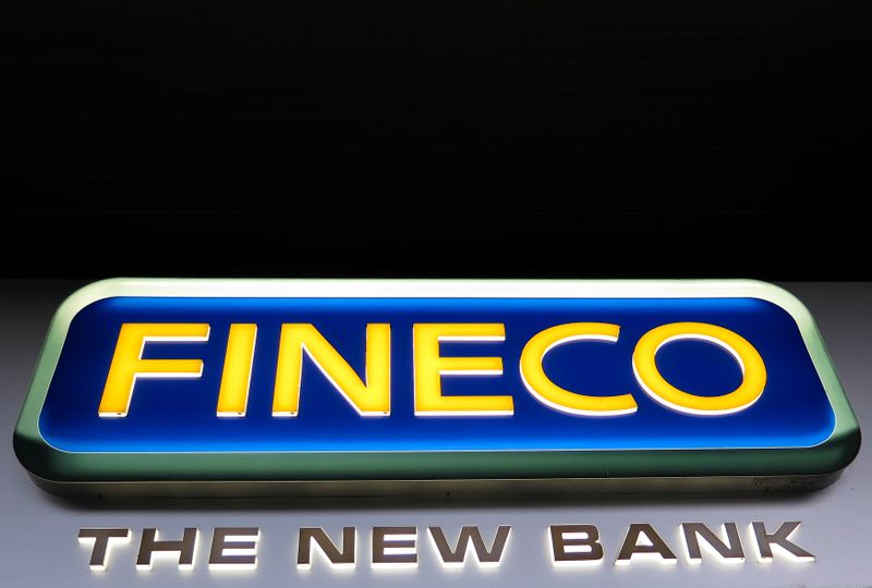 © Reuters. Il logo Fineco Bank a Roma. REUTERS/Max Rossi