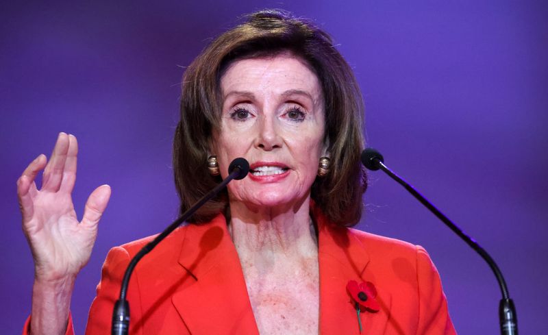 &copy; Reuters. U.S. House Speaker Nancy Pelosi speaks during the UN Climate Change Conference (COP26) in Glasgow, Scotland, Britain, November 9, 2021. REUTERS/Yves Herman