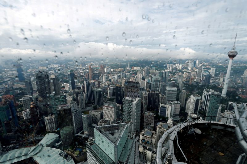 &copy; Reuters. FILE PHOTO: A view of the Kuala Lumpur city skyline in Malaysia August 15, 2017. REUTERS/Lai Seng Sin