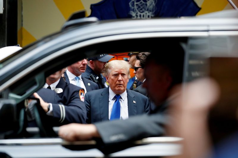 © Reuters. FILE PHOTO: Former U.S. President Donald Trump visits the 17th Precinct of the New York City Police Department during the commemoration of the 20th anniversary of the September 11, 2001 attacks in New York City, New York, U.S., September 11, 2021. REUTERS/Mario Anzuoni