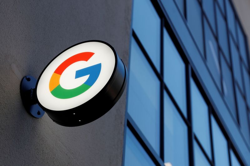 © Reuters. FILE PHOTO: A sign is seen at the entrance to the Google retail store in the Chelsea neighborhood of New York City, U.S., June 17, 2021. REUTERS/Shannon Stapleton/File Photo