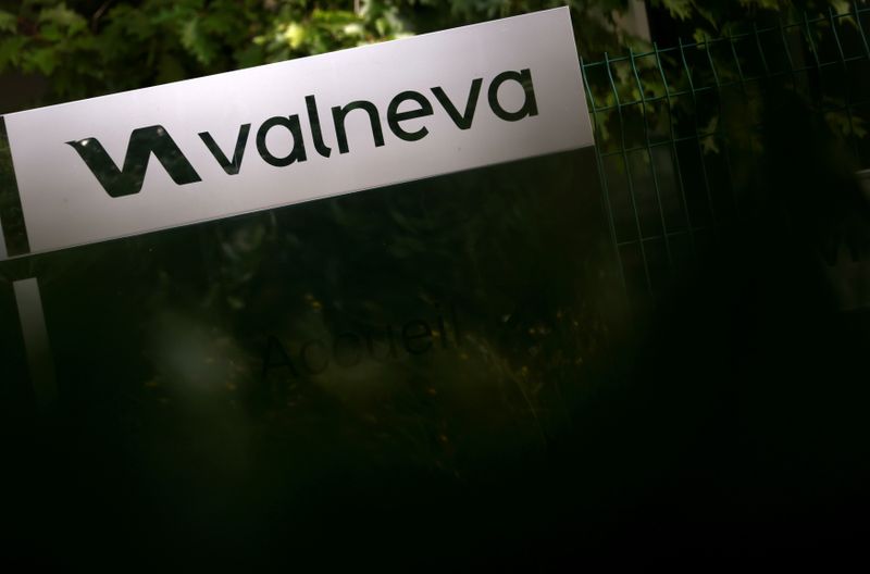 © Reuters. FILE PHOTO: The logo of Valneva SE is pictured at the company's headquarters in Saint-Herblain, near Nantes, France, September 13, 2021. REUTERS/Stephane Mahe