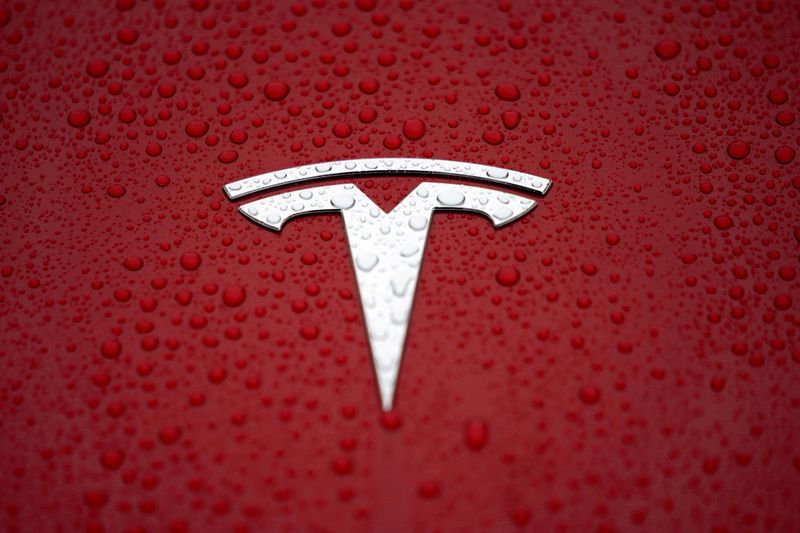 Tesla shares inch higher after Musk sheds $5 billion in equity