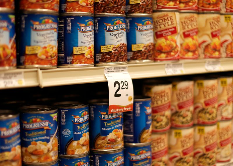 &copy; Reuters. FILE PHOTO:  Cans of Progresso are seen at the Safeway store in Wheaton, Maryland February 13, 2015. REUTERS/Gary Cameron 