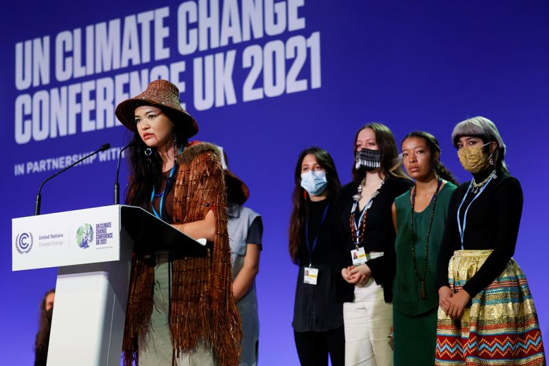 &copy; Reuters. Membros de delegação que representa povos indígenas na COP26 em Glasgow
12/11/2021
REUTERS/Phil Noble