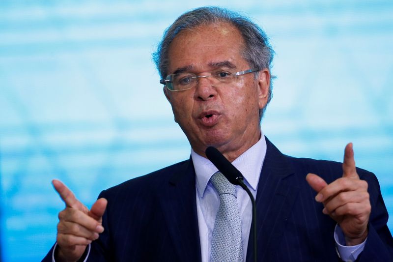 &copy; Reuters. FILE PHOTO: Brazil's Economy Minister Paulo Guedes speaks during the launching ceremony of the National Green Growth Program, at the Planalto Palace in Brasilia, Brazil October 25, 2021. REUTERS/Adriano Machado/File Photo