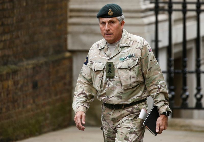 &copy; Reuters. Foto de archivo. El general del ejército británico Sir Nick Carter llega a una reunión para abordar la respuesta del gobierno al brote de coronavirus, en Downing Street en Londres, Gran Bretaña, el 12 de marzo de 2020. REUTERS / Henry Nicholls