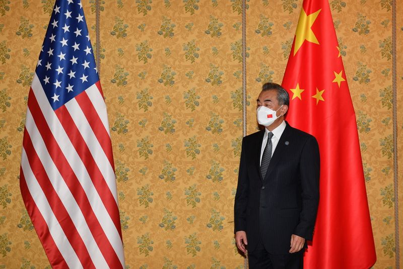 &copy; Reuters. 　中国の王毅国務委員兼外相（写真）は１３日、米中首脳会談を前にブリンケン米国務長官と電話会談を行った。このなかで王氏は米国が台湾独立派に誤ったシグナルを送らないよう要請し