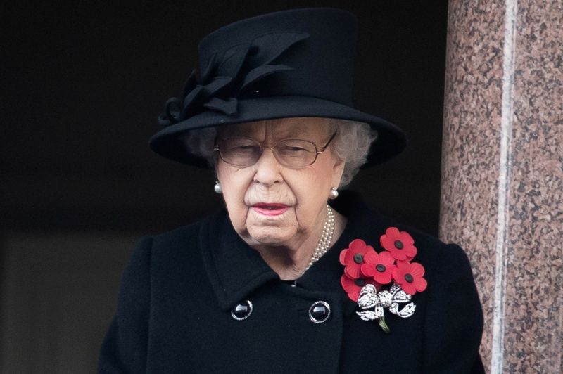 &copy; Reuters. 　エリザベス英女王（９５）は１４日、ぎっくり腰のためロンドンで開かれた戦没者の追悼式典を欠席した。２０２０年１１月、ロンドンで代表撮影（２０２１年　ロイター/Aaron Chown/PA Wire