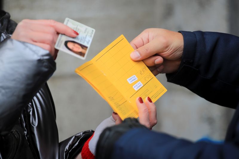 &copy; Reuters. Le taux d'incidence de l'épidémie de COVID-19 en Allemagne a atteint son plus haut niveau depuis le début de la pandémie, selon les données publiées lundi, et les trois partis qui négocient actuellement la formation d'une coalition gouvernementale 