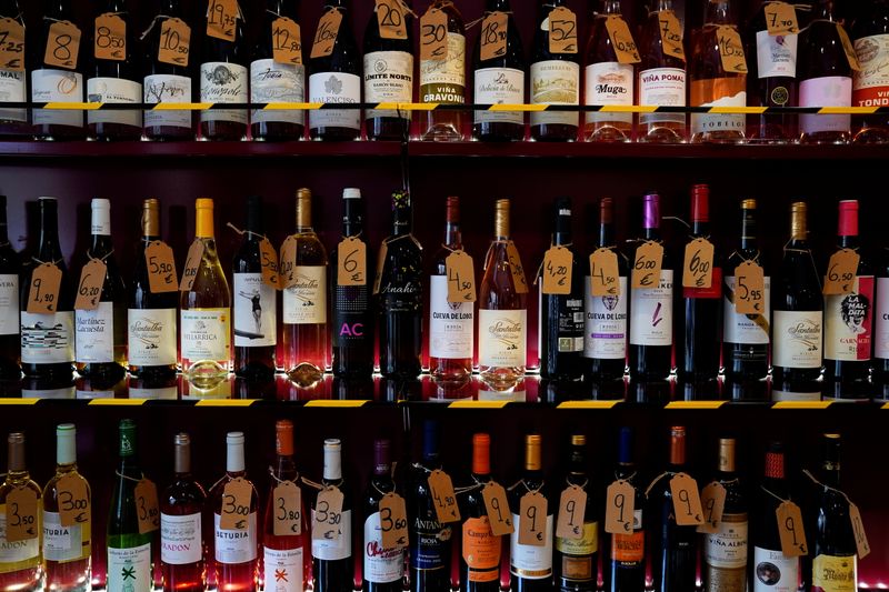 &copy; Reuters. Wine bottles are displayed at the Vinum Vita wine shop in Haro, La Rioja, Spain, November 13, 2021. Picture taken November 13, 2021. REUTERS/Vincent West