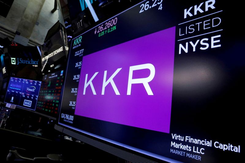 © Reuters. FILE PHOTO: Trading information for KKR & Co is displayed on a screen on the floor of the New York Stock Exchange (NYSE) in New York, U.S., August 23, 2018. REUTERS/Brendan McDermid