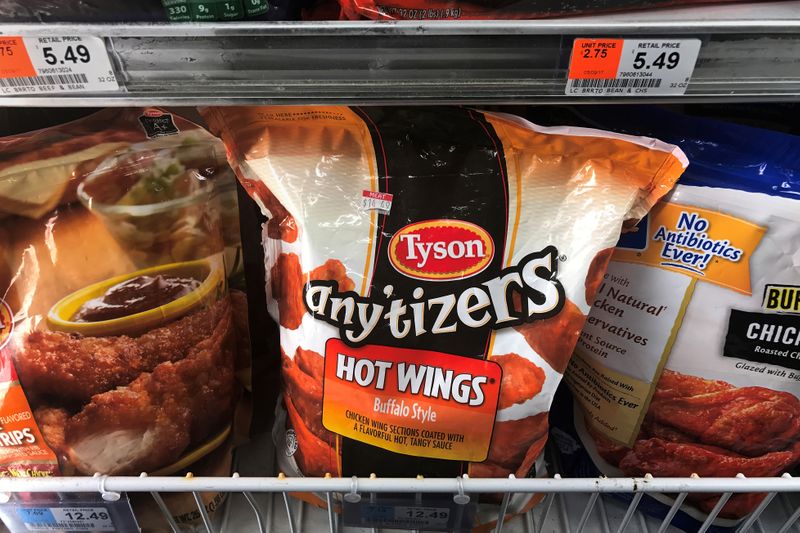 &copy; Reuters. FILE PHOTO: Tyson Foods brand frozen chicken wings are pictured in a grocery store freezer in the Manhattan borough of New York City, U.S. May 11, 2017.   REUTERS/Carlo Allegri/File Photo