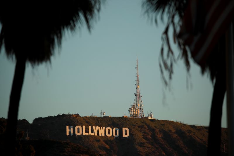&copy; Reuters. علامة هوليوود في لوس أنجليس - صورة من أرشيف رويترز 