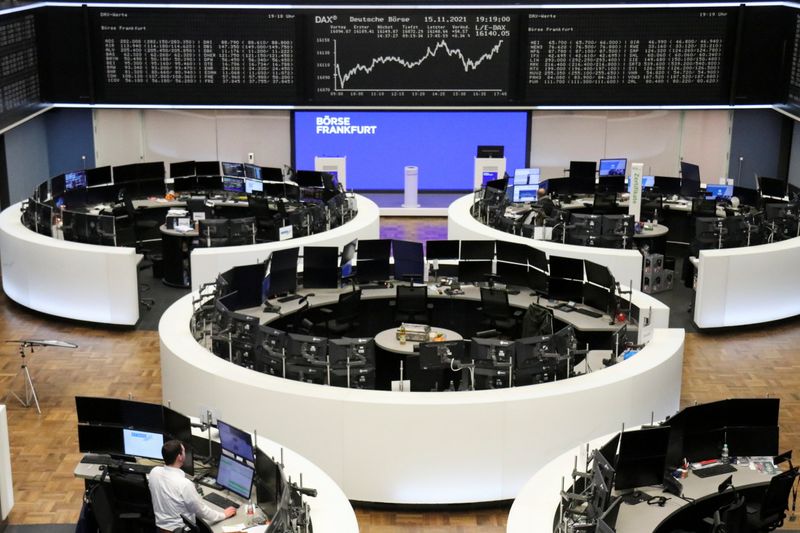 &copy; Reuters. Les principales Bourses européennes devraient ouvrir en légère hausse. D'après les contrats à terme, le CAC 40 parisien pourrait prendre 0,21% à l'ouverture, le Dax à Francfort gagnerait 0,17%, le FTSE à Londres avancerait de 0,04% et l'EuroStoxx 