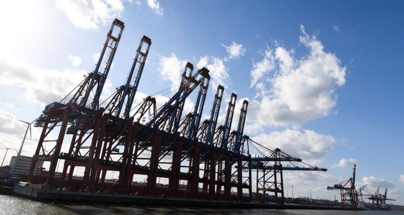 &copy; Reuters. FILE PHOTO: General view at the container terminal Eurokai in the port in Hamburg, Germany March 11, 2020. REUTERS/Fabian Bimmer