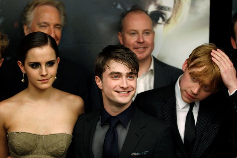 &copy; Reuters. FILE PHOTO: Cast members Rupert Grint (R), Daniel Radcliffe and Emma Watson (L) arrive for the premiere of the film "Harry Potter and the Deathly Hallows: Part 2" in New York July 11, 2011.  REUTERS/Lucas Jackson