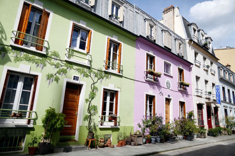 &copy; Reuters. FILE PHOTO: A view shows rue Cremieux, a street lined with colorful, terraced homes, located in the 12th district of Paris, August 29, 2014.  REUTERS/Charles Platiau/File Photo