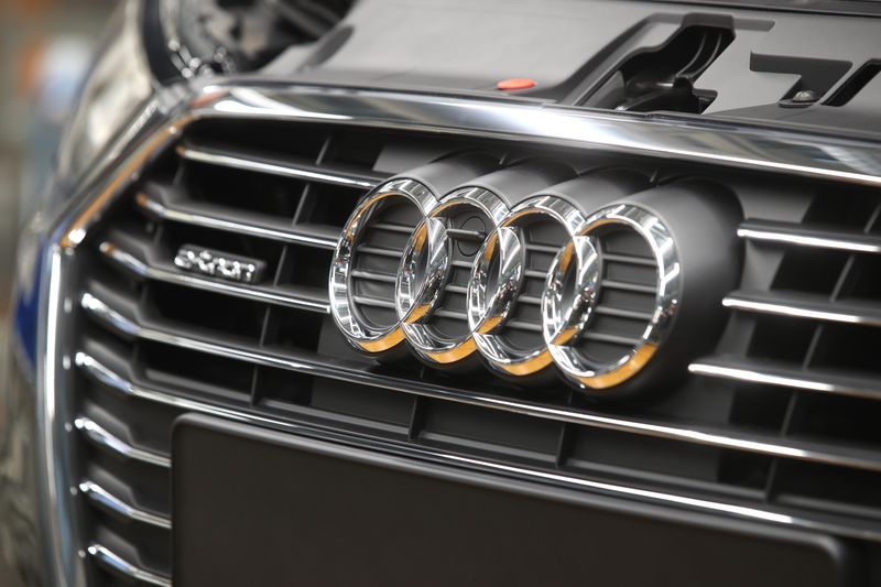 &copy; Reuters. FILE PHOTO: The Audi logo is seen on the car at the production line of the German car manufacturer's plant in Ingolstadt, Germany, March 14, 2018. REUTERS/Michael Dalder