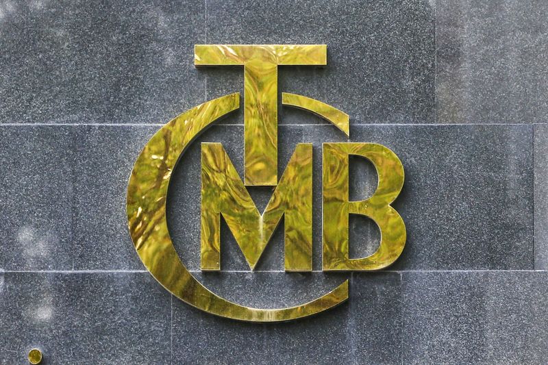 &copy; Reuters. A logo of Turkey's Central Bank is pictured at the entrance of its headquarters in Ankara, Turkey October 15, 2021. REUTERS/Cagla Gurdogan