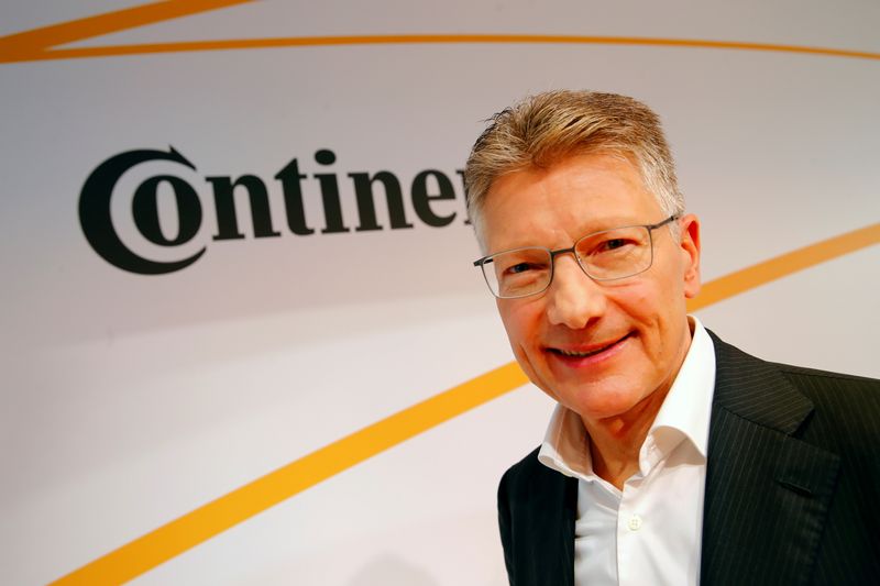 © Reuters. FILE PHOTO: Continental CEO Elmar Degenhart attends the 2019 Frankfurt Motor Show (IAA) in Frankfurt, Germany. September 10, 2019. REUTERS/Wolfgang Rattay/File Photo