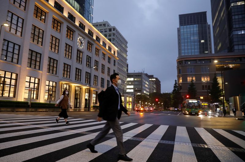 Japan eyes record stimulus package, bucking global tapering trend