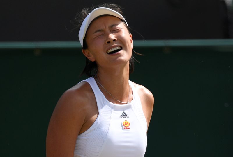 &copy; Reuters. 　女子テニスのツアーを統括するＷＴＡのスティーブ・サイモンＣＥＯは１８日、ダブルス元世界ランク１位の彭帥（写真）への対処に問題があった場合、中国でのトーナメント開催から撤