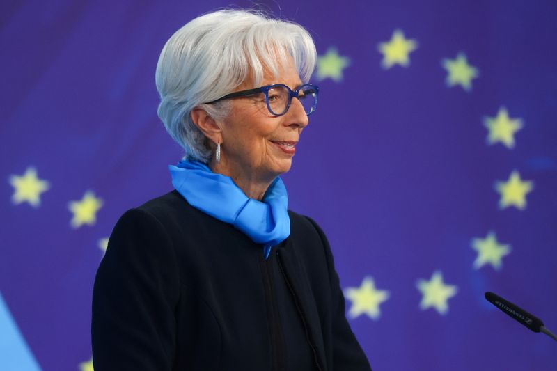 &copy; Reuters. FILE PHOTO: President of the European Central Bank (ECB) Christine Lagarde speaks as she takes part in a news conference on the outcome of the Governing Council meeting, in Frankfurt, Germany, October 28, 2021. REUTERS/Kai Pfaffenbach/File Photo