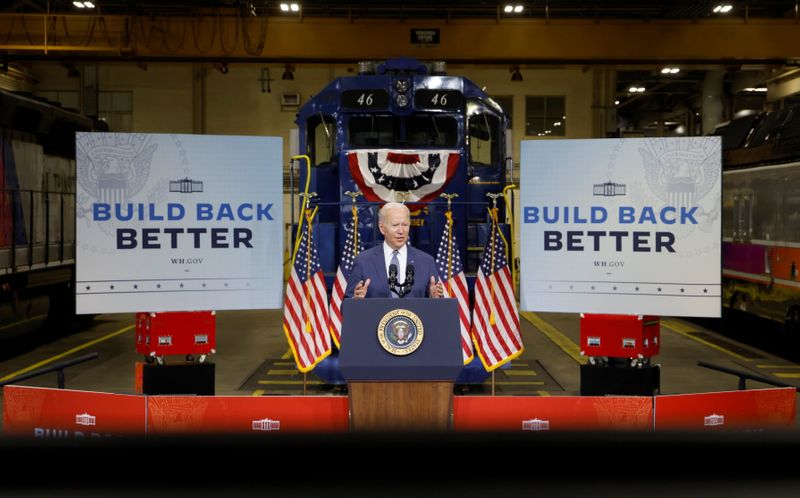 &copy; Reuters. FILE PHOTO: U.S. President Joe Biden delivers remarks on his Build Back Better infrastructure agenda at the NJ TRANSIT Meadowlands Maintenance Complex in Kearny, New Jersey, U.S., October 25, 2021. REUTERS/Jonathan Ernst/File Photo