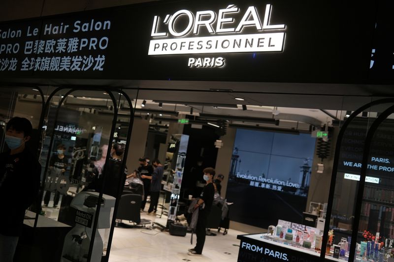 L'Oreal offers vouchers to end spat with China's 