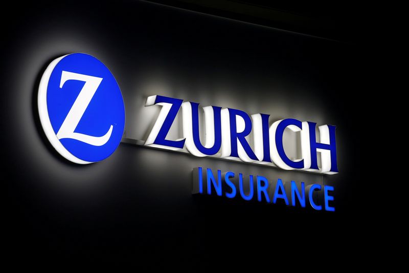 © Reuters. FILE PHOTO: The logo of Zurich Insurance is seen in Davos, Switzerland Januar 20, 2020.  REUTERS/Arnd Wiegmann
