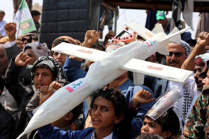 &copy; Reuters. Le mouvement houthi du Yémen, aligné sur l'Iran, a annoncé samedi avoir tiré 14 drones sur plusieurs villes d'Arabie saoudite et notamment sur des installations de Saudi Aramco à Djeddah. /Photo d'archives/REUTERS/Naif Rahma