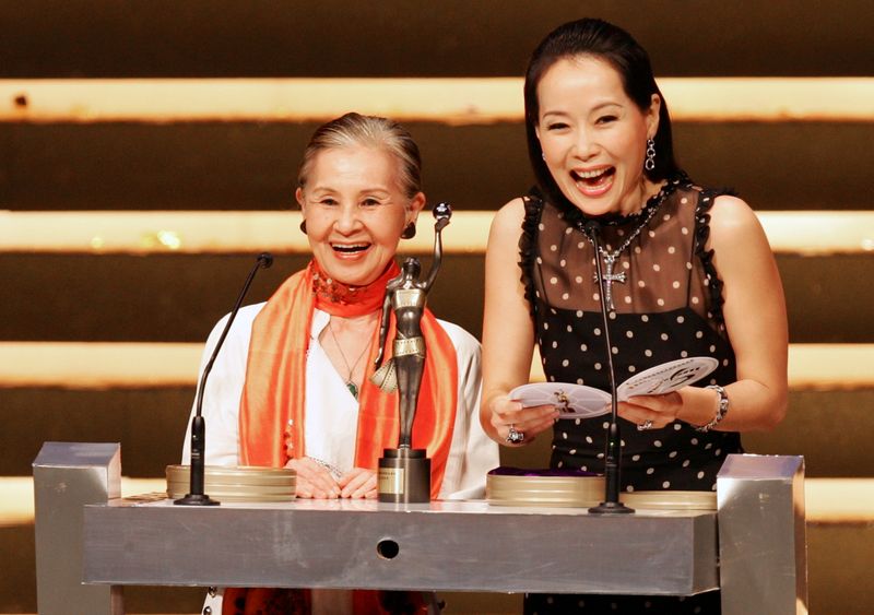 Oscar-winning costume designer Emi Wada dies aged 84 -reports