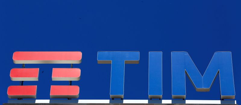 &copy; Reuters. FILE PHOTO: Telecom Italia's logo for the TIM brand is seen on building roof downtown Milan, Italy, May 20, 2016. REUTERS/Stefano Rellandini