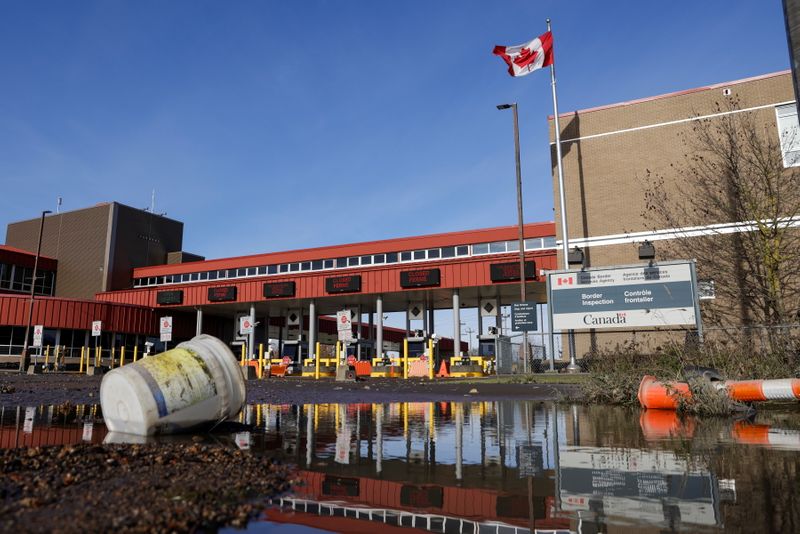 &copy; Reuters. FILE PHOTO: Remnants of flooding is pictured at the Canada Border Services Agency after rainstorms hit both British Columbia and Washington state causing flooding on both sides of the border, in Sumas, Washington, U.S. November 17, 2021.  REUTERS/Jason Re