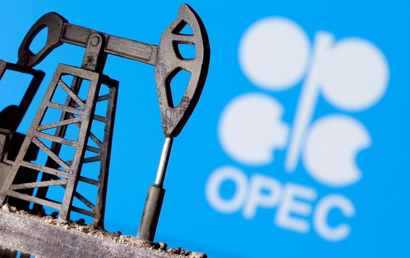 &copy; Reuters. FILE PHOTO: A 3D printed oil pump jack is seen in front of displayed OPEC logo in this illustration picture, April 14, 2020. REUTERS/Dado Ruvic/Illustration