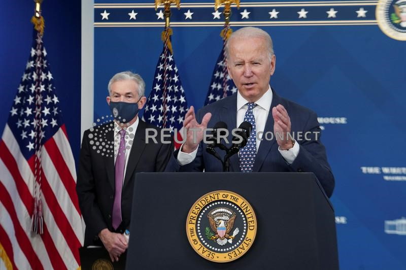 &copy; Reuters. O presidente dos EUA, Joe Biden, anuncia a nomeação do chair do Federal Reserve, Jerome Powell, para um segundo mandato de quatro anos, e a diretora do Fed Lael Brainard como vice-chair, no Auditório do Tribunal Sul do Eisenhower Executive Office Build