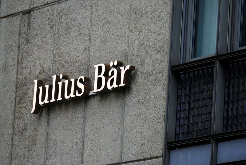 © Reuters. FILE PHOTO: The logo of Swiss private bank Julius Baer is seen at their headquarters in Zurich, Switzerland February 1, 2021.  REUTERS/Arnd Wiegmann/File Photo