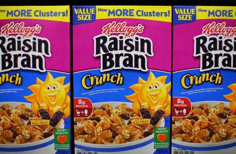 &copy; Reuters. FILE PHOTO: Kellogg's cereal is shown on display during a preview of a new Walmart Super Center prior to its opening in Compton, California, U.S., January 10, 2017.  REUTERS/Mike Blake/File Photo